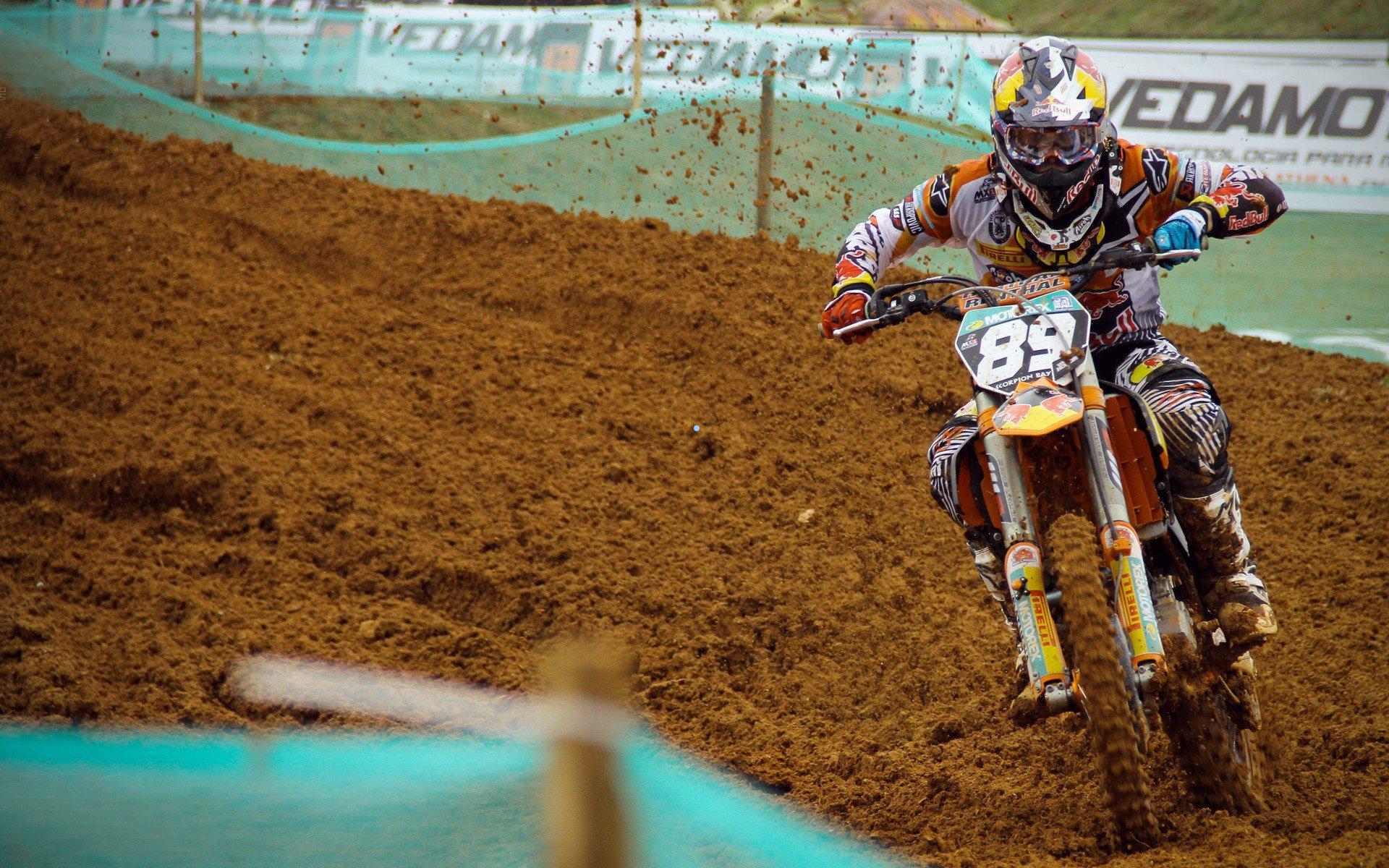 巅峰对决!拜仁主场迎战沃尔夫斯堡,狼堡能否撼动南大王?悬念几何?