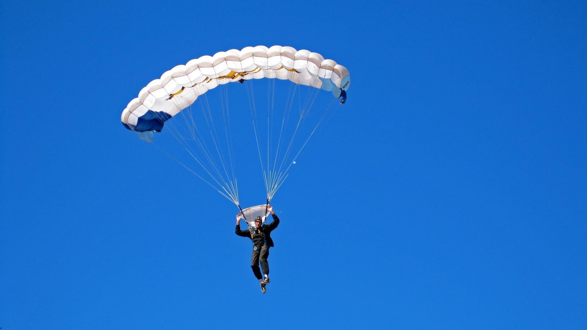 阿德巴约独揽17分5篮板，热火顽强追赶开拓者未松懈